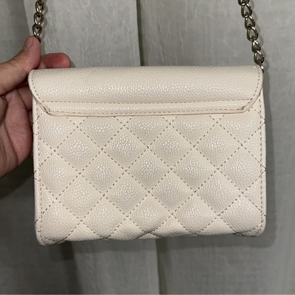 F21 Ivory Gold Tone Chain Strap Faux Leather Quilted Mini Crossbody Bag Purse - Picture 4 of 13